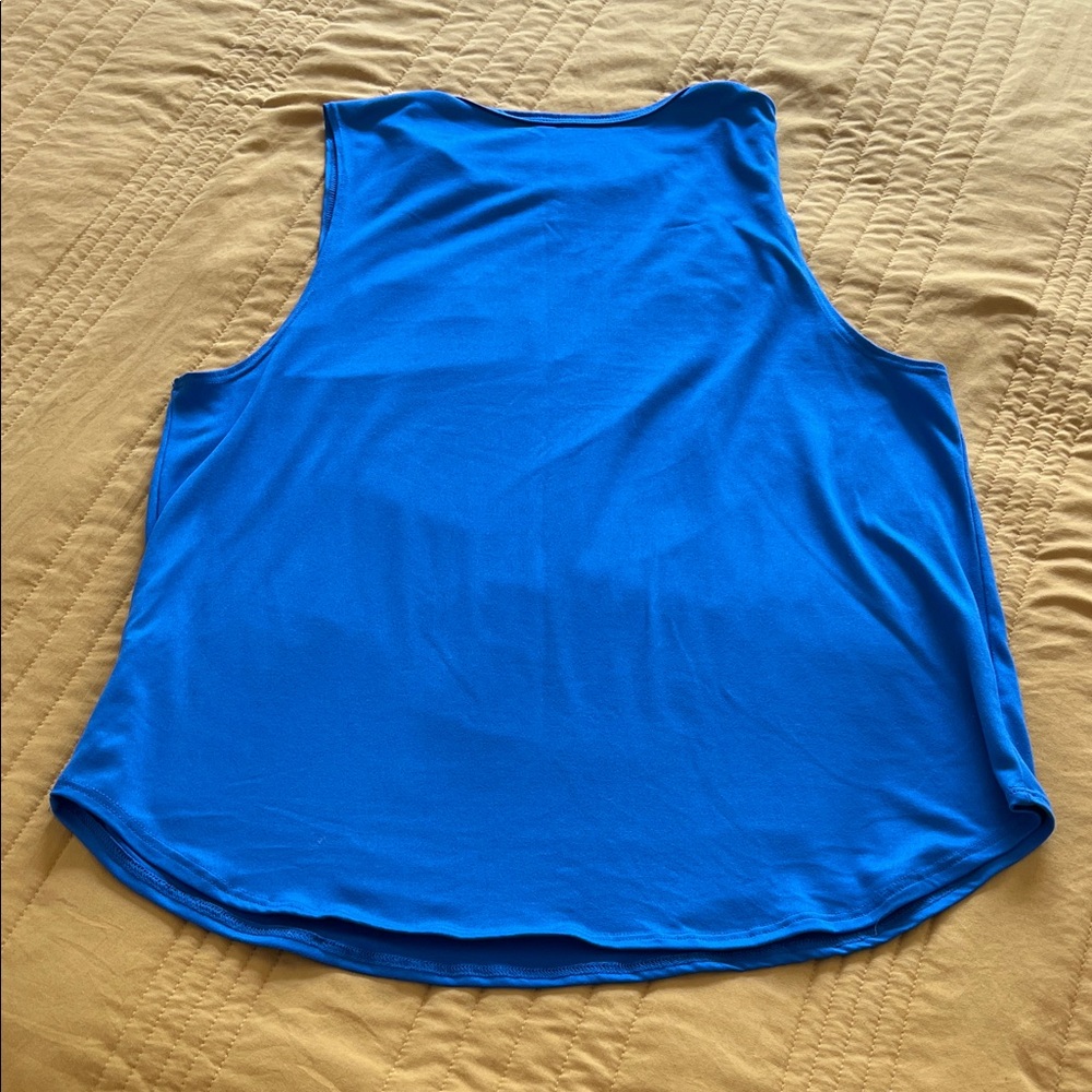 Club Pilates Blue Muscle Tee for Women - Picture 2 of 5